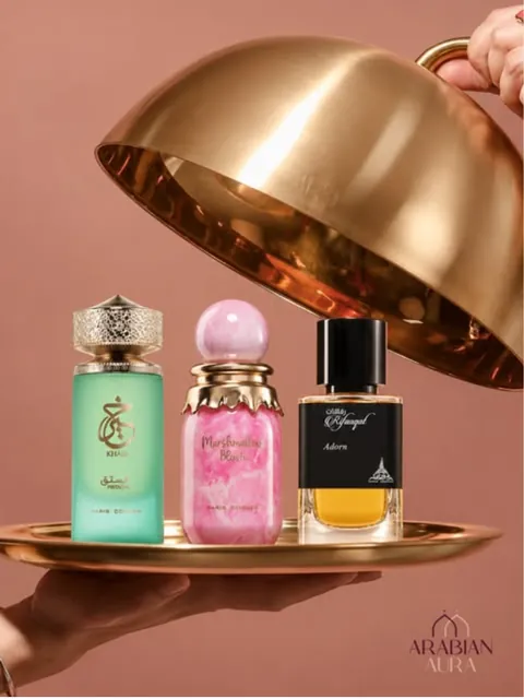 Arabian Aura Instagram: Parfümök arany tálcán, nyitott fedő alatt
